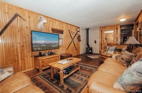 Photo of 437 Victoria Lane, Sugarloaf, CA 92386 (MLS # 32601721)