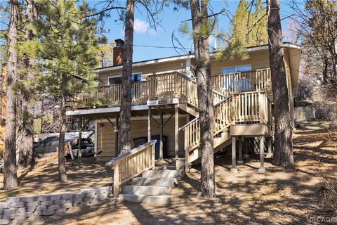 Photo of 42792 Conifer Drive, Big Bear Lake, CA 92315 (MLS # 32600469)