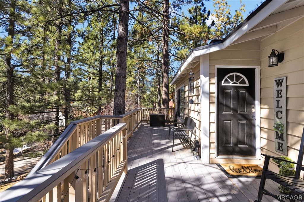 Photo of 42792 Conifer Drive, Big Bear Lake, CA 92315 (MLS # 32600469)