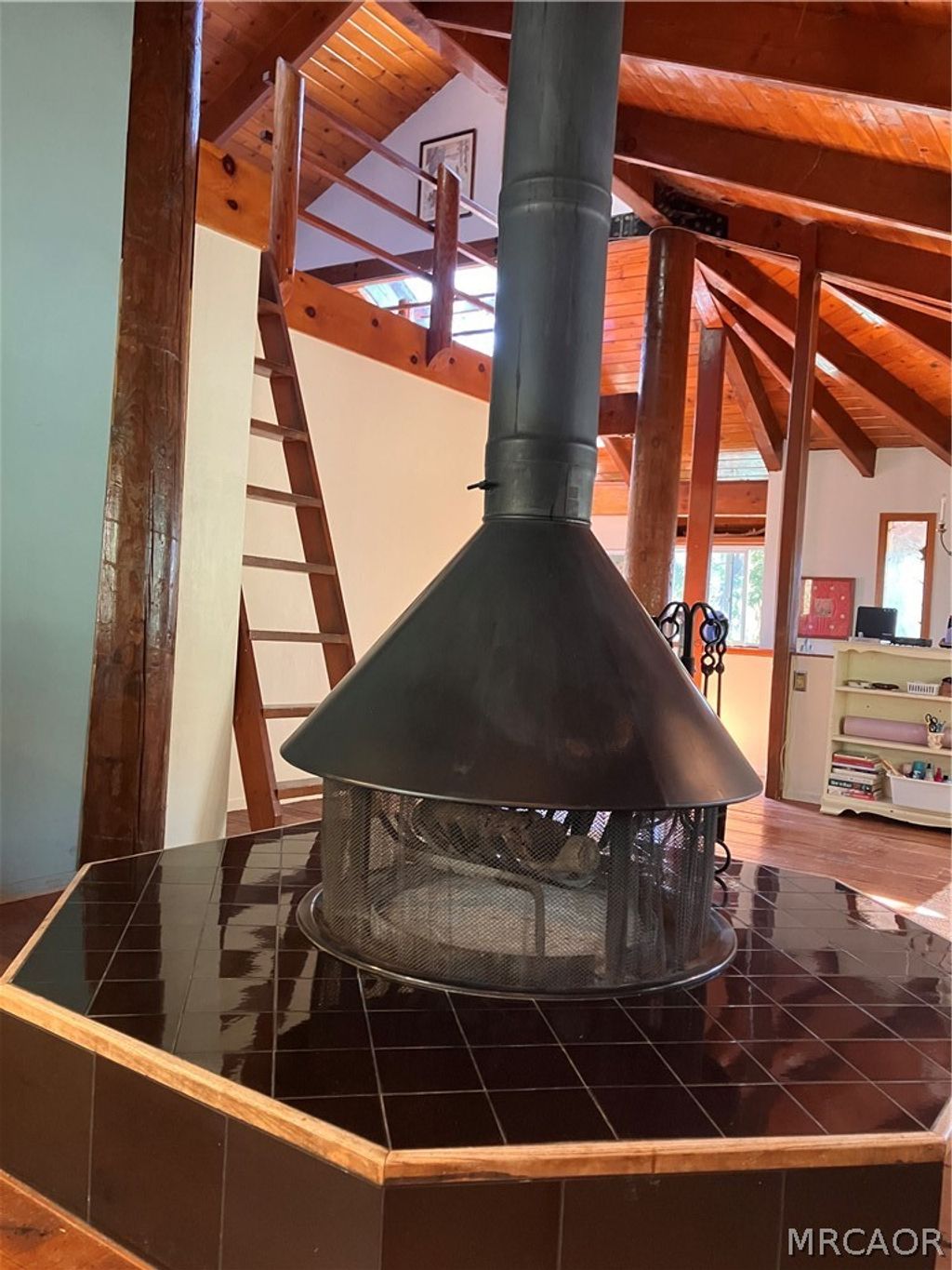 Photo of 23228 Brookside Road, Crestline, CA 92325 (MLS # 32600690)