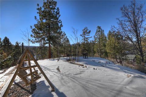 Photo of 0 Arroyo Drive, Big Bear Lake, CA 92315 (MLS # 32500195)