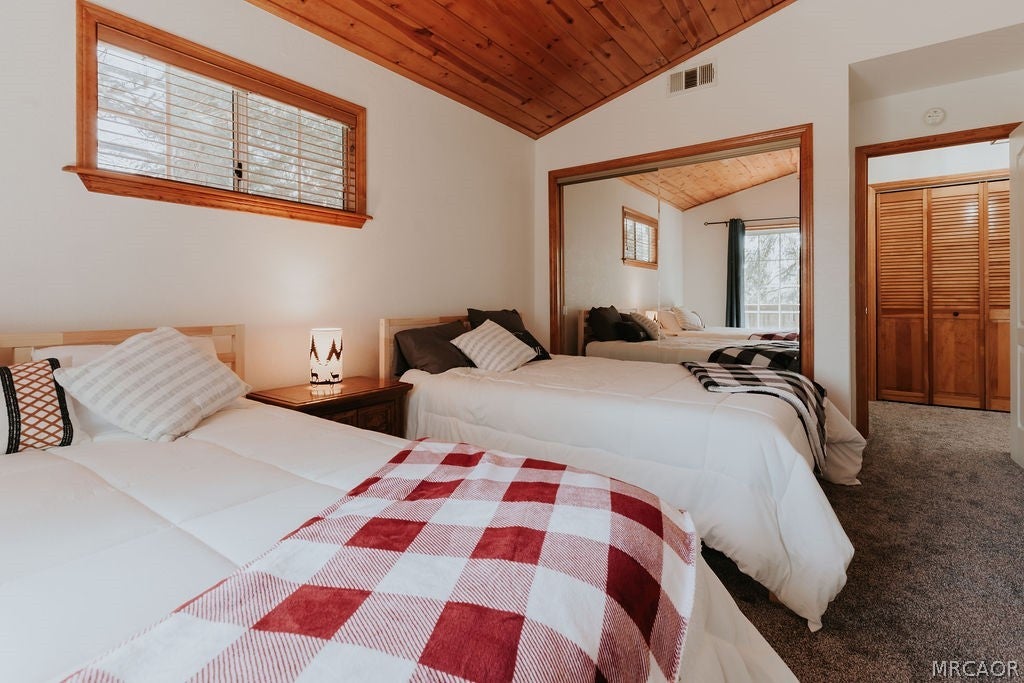 Photo of 31909 Lookout Lane, Running Springs, CA 92382 (MLS # 32602225)