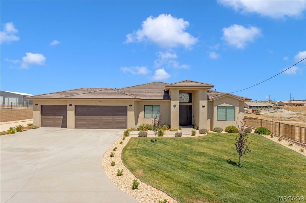 Photo of 17840 Talisman Street, Hesperia, CA 92345 (MLS # 32601202)