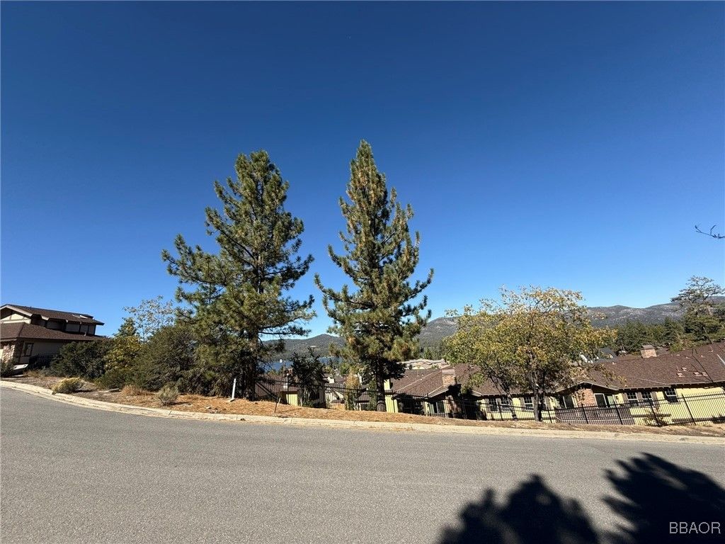 Photo of 0 Ironwood Drive, Big Bear Lake, CA 92315 (MLS # 32405536)