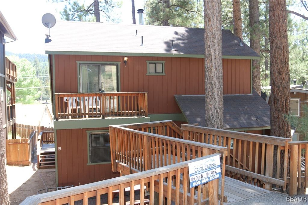 Photo of 42515 Alta Vista Avenue, Big Bear Lake, CA 92315 (MLS # 32501505)