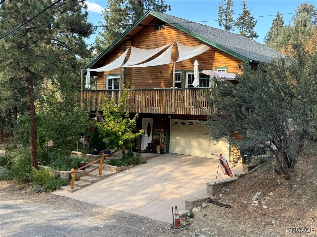 Photo of 713 Booth Way, Big Bear City, CA 92314 (MLS # 32502867)