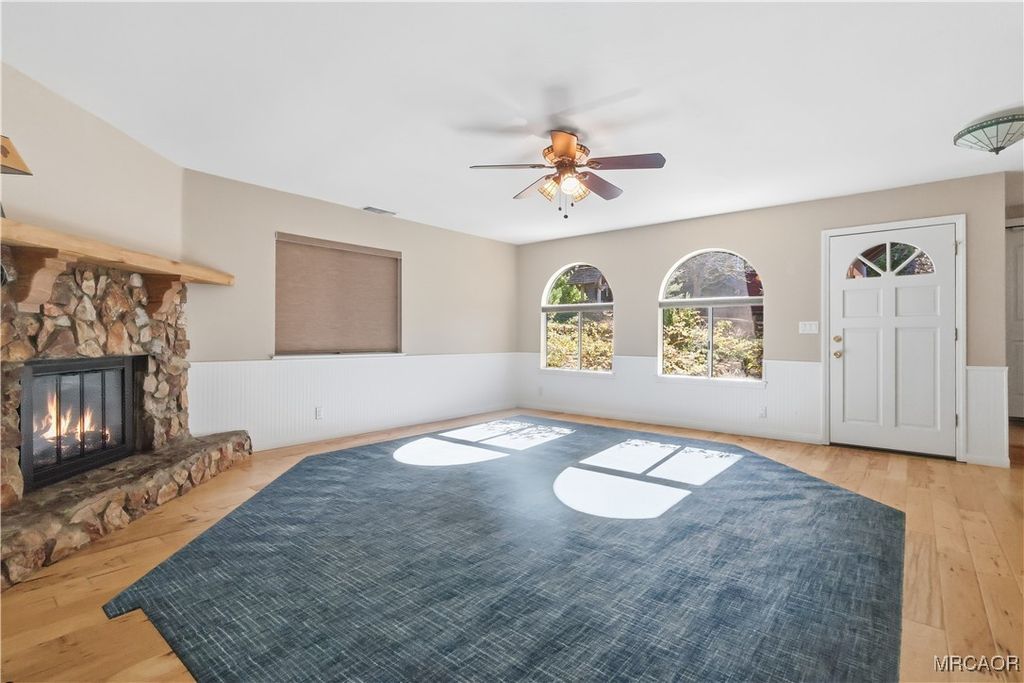 Photo of 174 Golf Course Road, Lake Arrowhead, CA 92352 (MLS # 32502857)