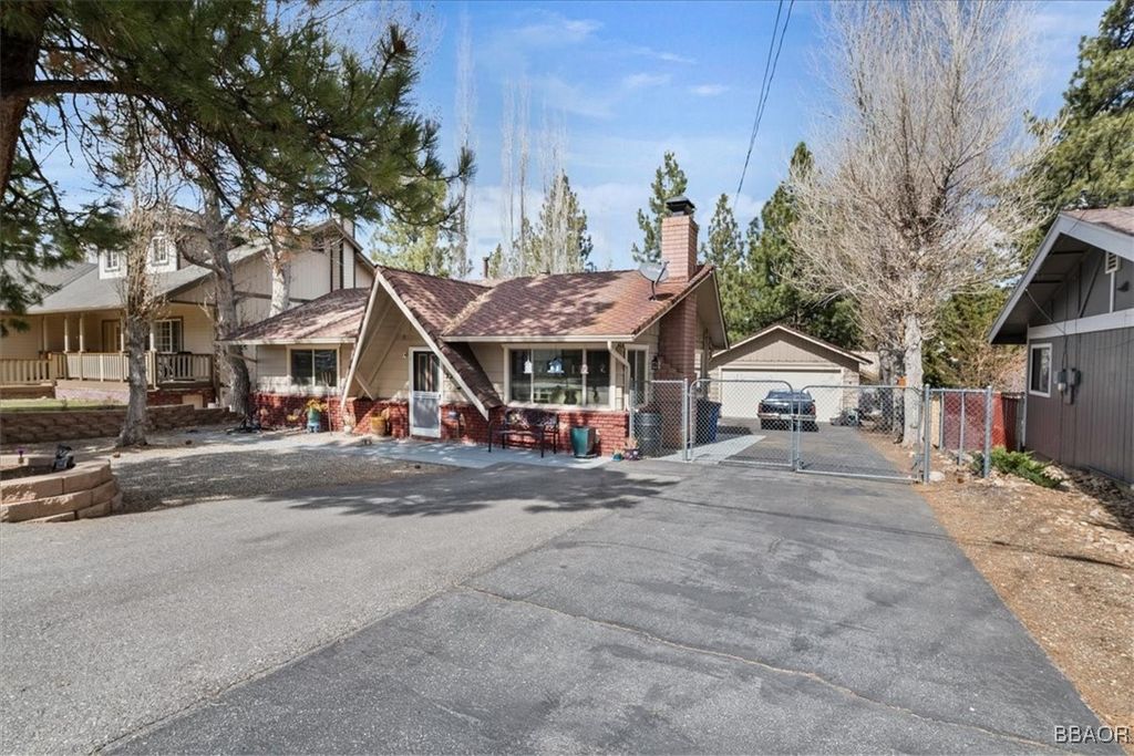 Photo of 220 Whipple Drive, Big Bear City, CA 92314 (MLS # 32500760)