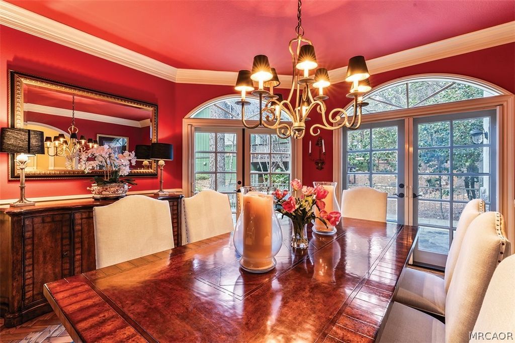 Photo of 699 Brentwood Drive, Lake Arrowhead, CA 92352 (MLS # 32502885)