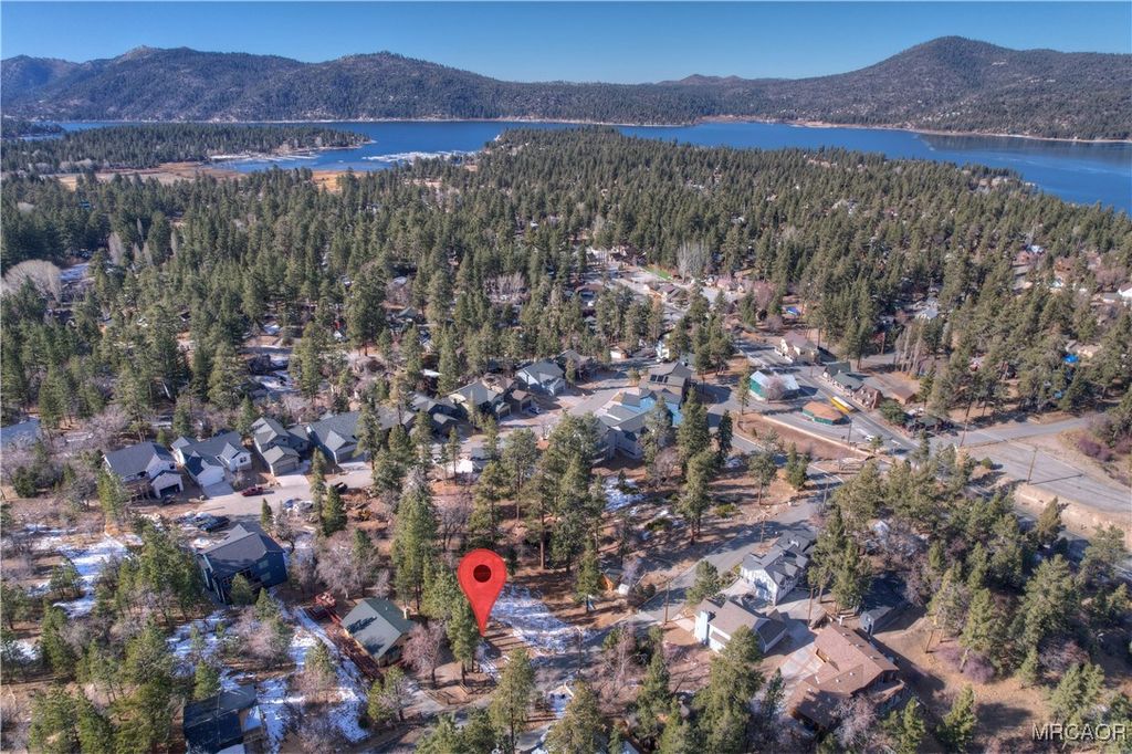 Photo of 850 Talmadge Road, Big Bear Lake, CA 92315 (MLS # 32502880)