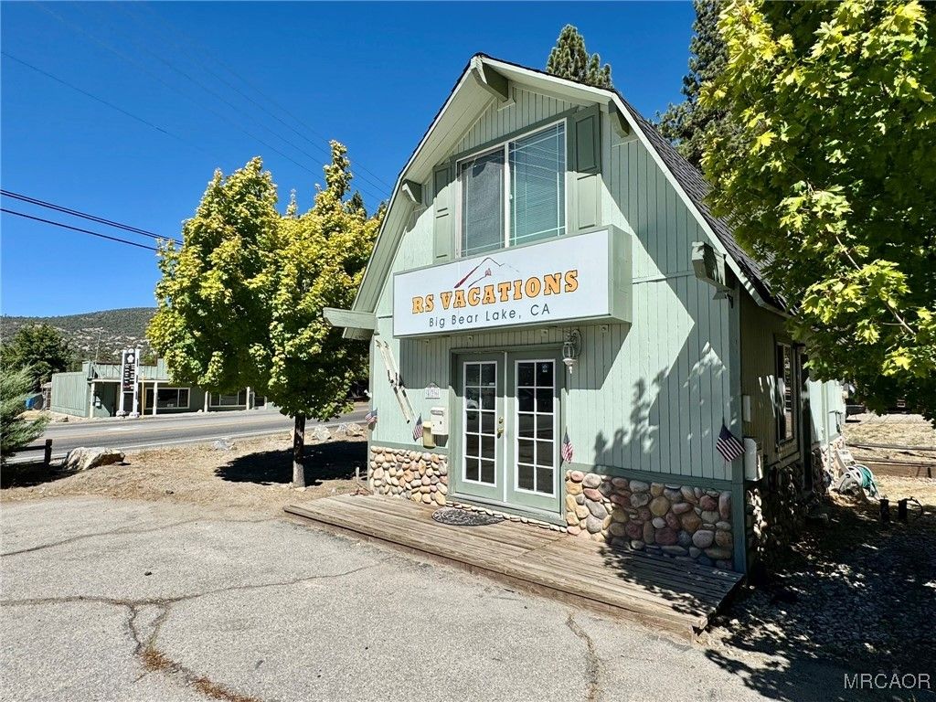 Photo of 436 W Big Bear Boulevard, Big Bear City, CA 92314 (MLS # 32502293)