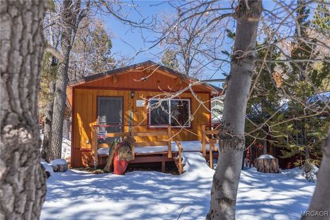 Photo of 742 Cedar Lane, Sugarloaf, CA 92386 (MLS # 32502633)