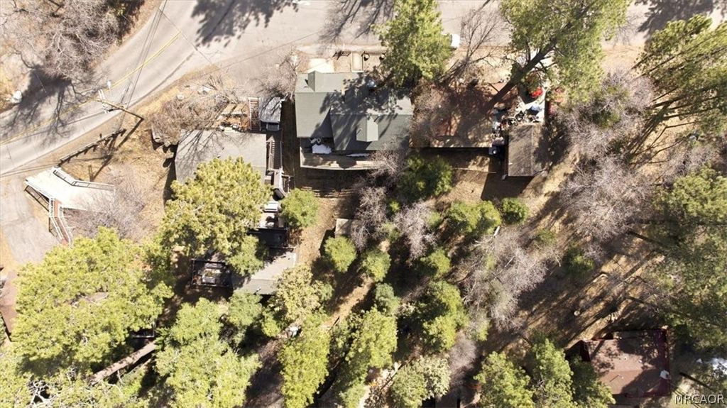 Photo of 43113 Sheephorn Road, Big Bear Lake, CA 92315 (MLS # 32600535)