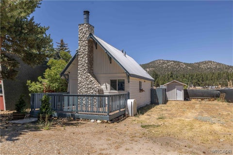 Photo of 927 W Fairway Boulevard, Big Bear City, CA 92314 (MLS # 32601774)
