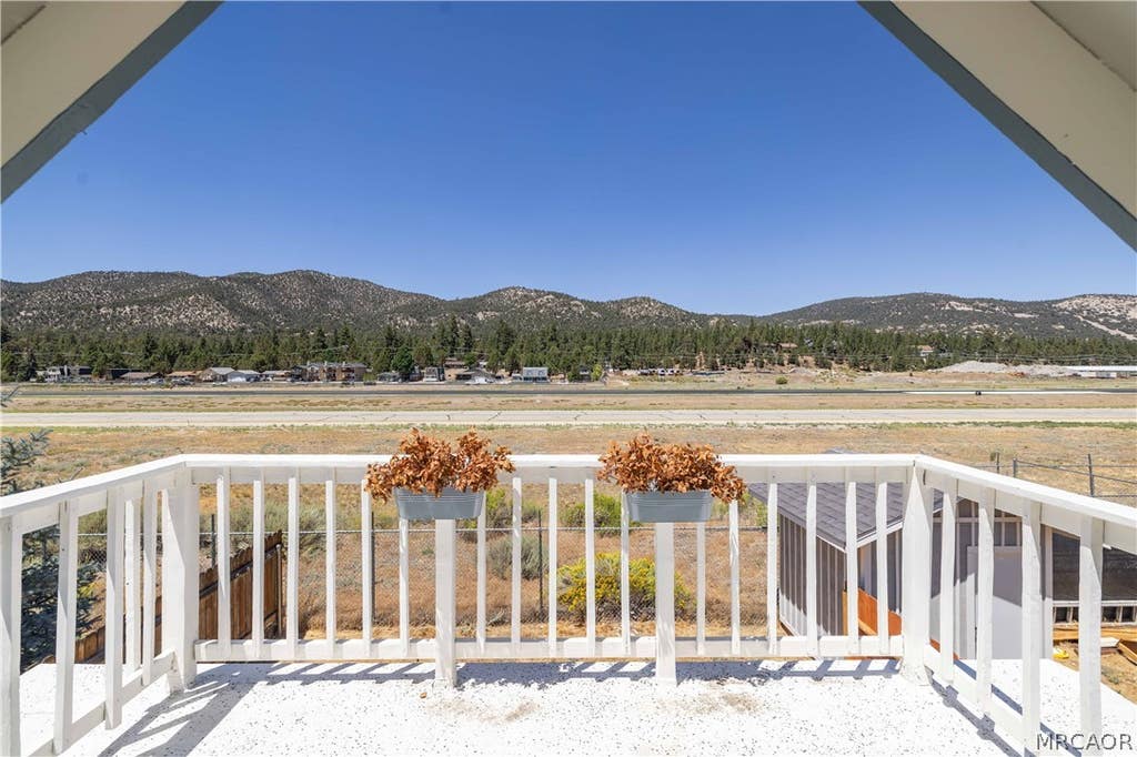 Photo of 927 W Fairway Boulevard, Big Bear City, CA 92314 (MLS # 32601774)