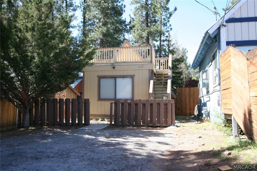 Photo of 118 W Sherwood Boulevard, Big Bear City, CA 92314 (MLS # 32602333)