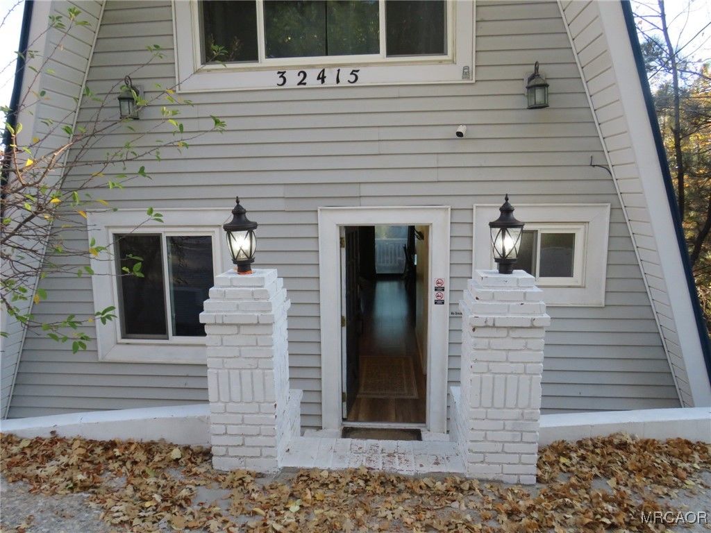 Photo of 32415 Scandia Drive, Running Springs, CA 92382 (MLS # 32502635)