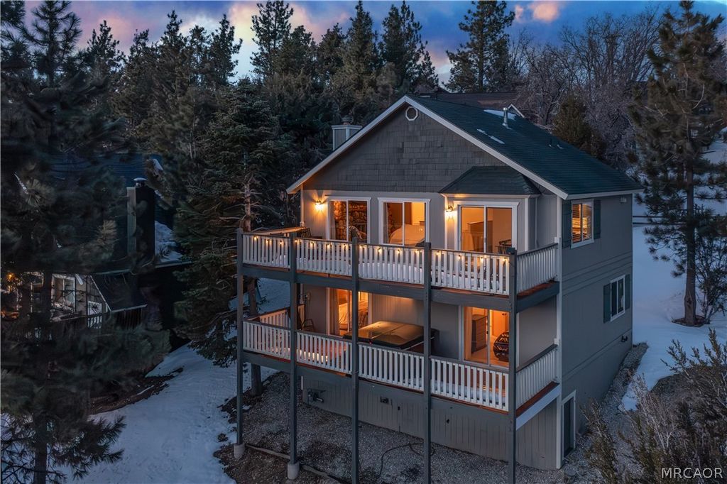 Photo of 43888 Yosemite Drive, Big Bear Lake, CA 92315 (MLS # 32600518)