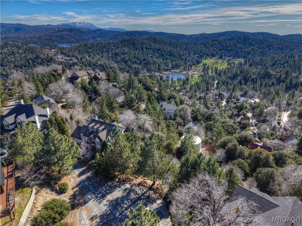 Photo of 0 Blacks Oaks Court, Lake Arrowhead, CA 92352 (MLS # 32600110)