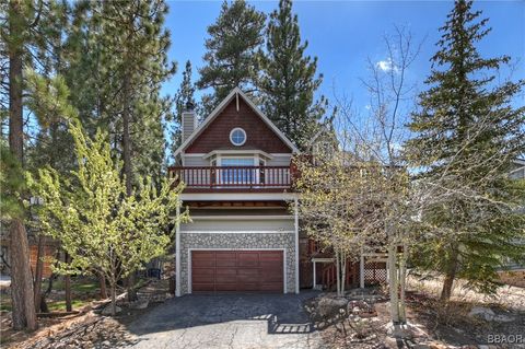 Photo of 40283 Lakeview Drive, Big Bear Lake, CA 92315 (MLS # 32501045)