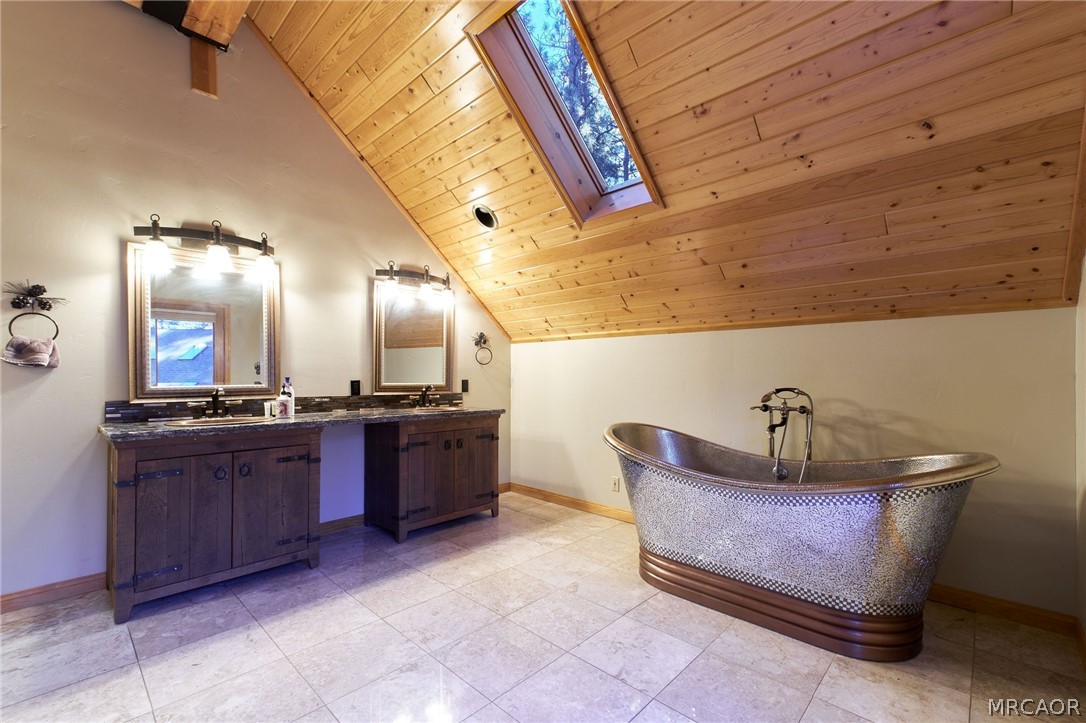 Big Bear Lake, California, 92315, United States, 5 Bedrooms Bedrooms, ,6 BathroomsBathrooms,Residential,Active,2035113