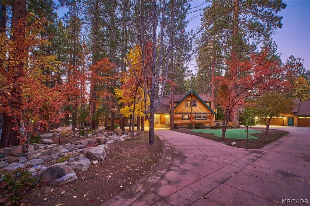 Photo of 739 N Star Drive, Big Bear Lake, CA 92315 (MLS # 32600758)