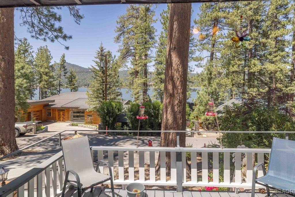 Photo of 161 Round Drive, Big Bear Lake, CA 92315 (MLS # 32501593)