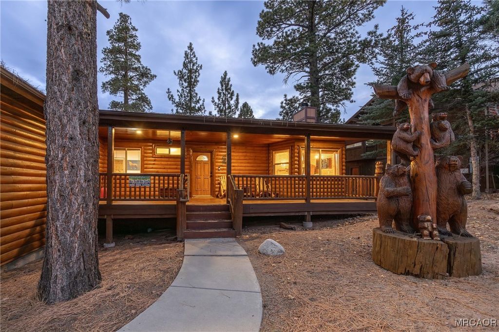 Photo of 166 N Teakwood Drive, Big Bear Lake, CA 92315 (MLS # 32502650)