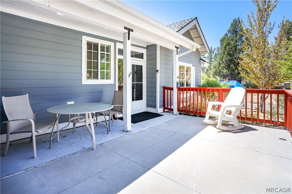 Photo of 534 Highland Road, Big Bear Lake, CA 92315 (MLS # 32601227)