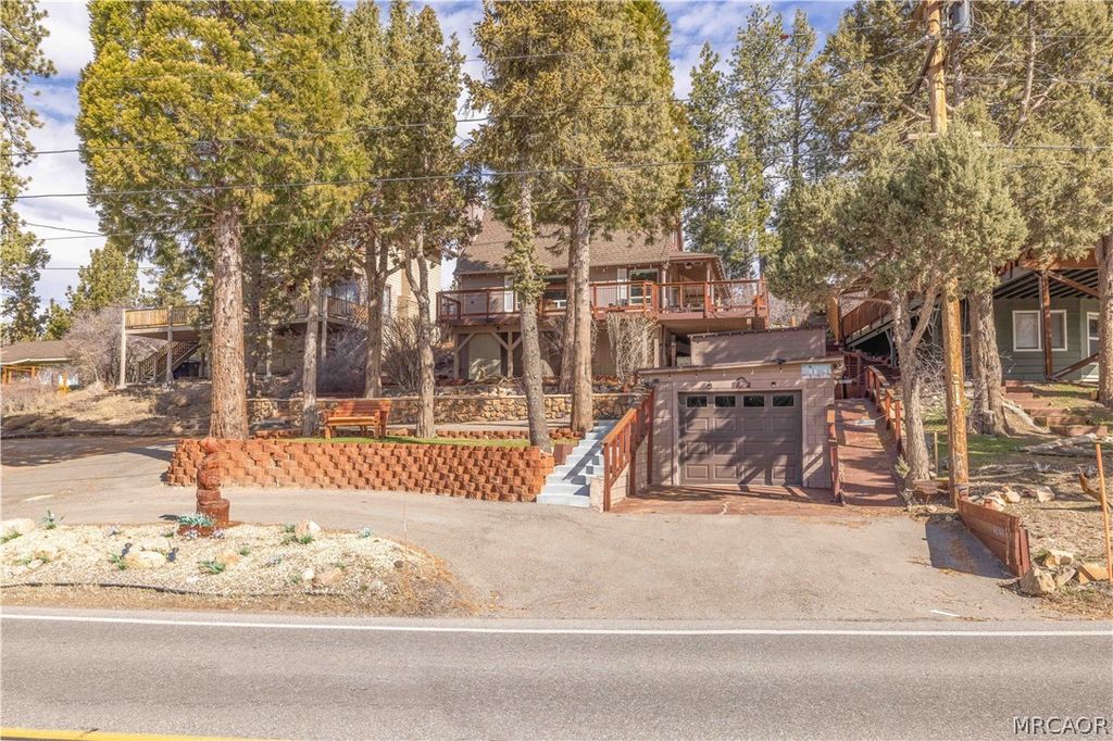 Photo of 42948 Moonridge Road, Big Bear Lake, CA 92315 (MLS # 32600263)