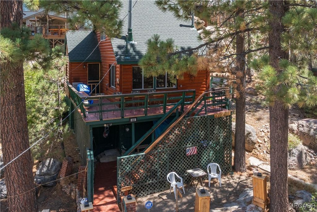 Photo of 833 Brier Trail, Big Bear Lake, CA 92315 (MLS # 32502255)
