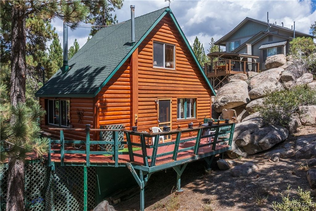 Photo of 833 Brier Trail, Big Bear Lake, CA 92315 (MLS # 32502255)