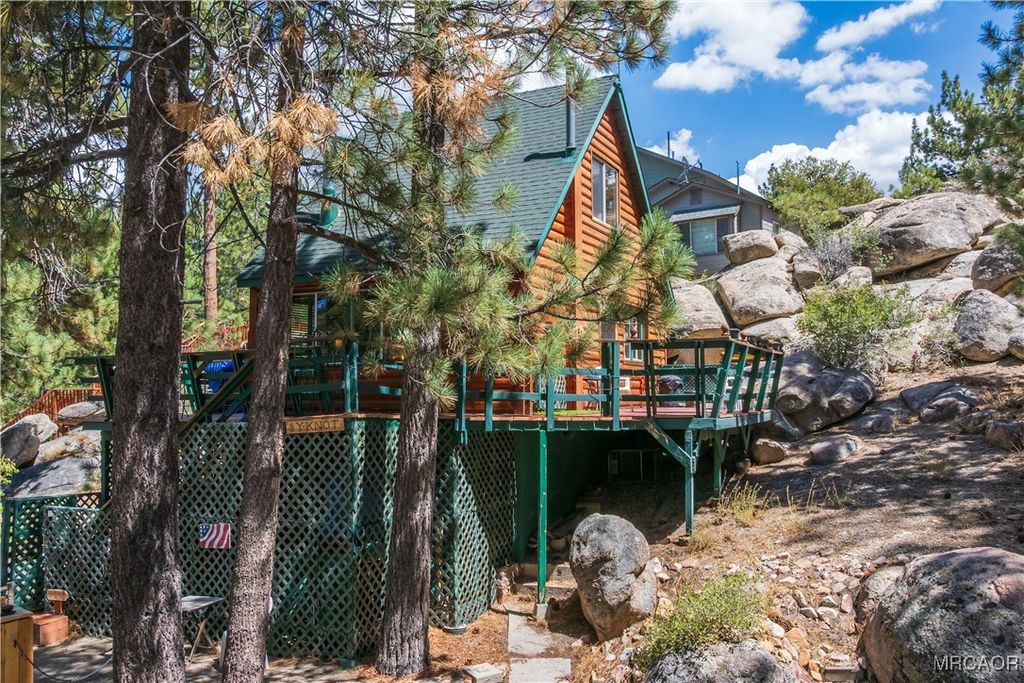 Photo of 833 Brier Trail, Big Bear Lake, CA 92315 (MLS # 32502255)