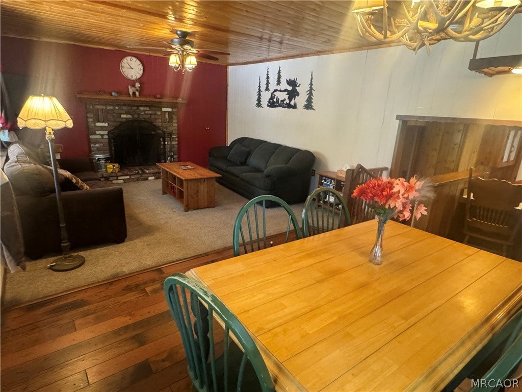 Photo of 42696 Cougar Road, Big Bear Lake, CA 92315 (MLS # 32602183)