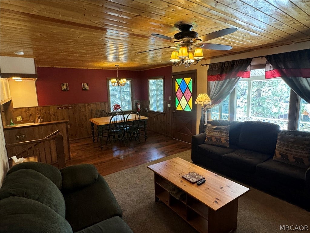 Photo of 42696 Cougar Road, Big Bear Lake, CA 92315 (MLS # 32602183)