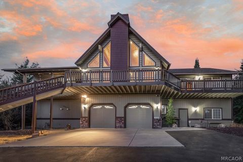 Photo of 305 Starlight Circle, Big Bear Lake, CA 92315 (MLS # 32600233)