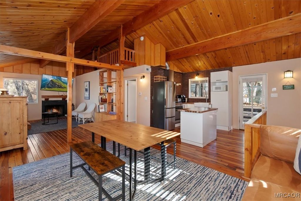 Photo of 1000 Jasper Drive, Big Bear Lake, CA 92315 (MLS # 32502772)