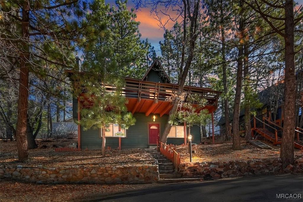 Photo of 1000 Jasper Drive, Big Bear Lake, CA 92315 (MLS # 32502772)