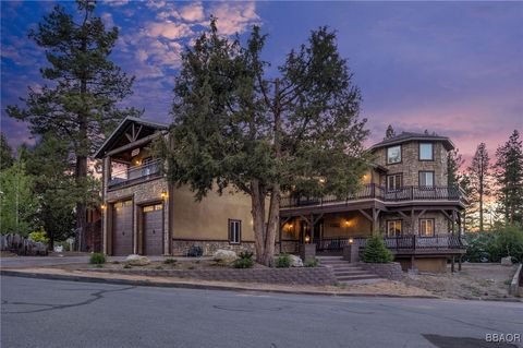 Photo of 216 Alp Court, Big Bear Lake, CA 92315 (MLS # 32502145)