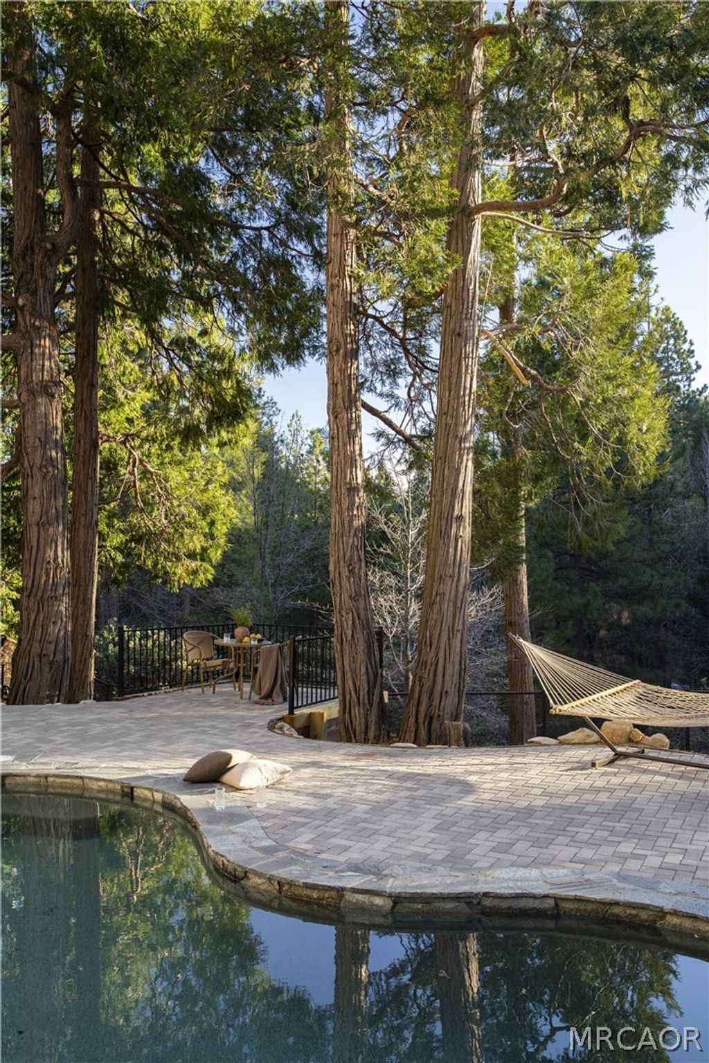 Photo of 183 Chipmunk Drive, Lake Arrowhead, CA 92352 (MLS # 32600573)