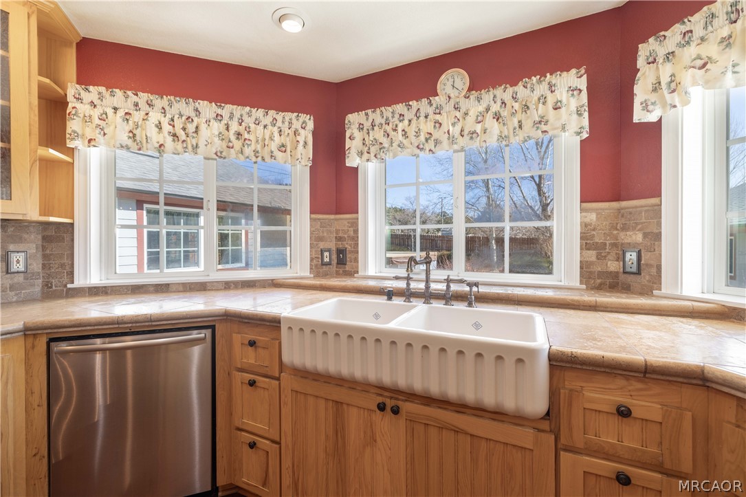 Big Bear City, California, 92314, United States, 5 Bedrooms Bedrooms, ,4 BathroomsBathrooms,Residential,Active,2025215