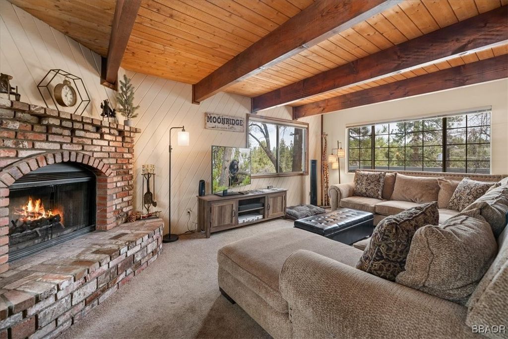 Photo of 43289 Shasta Road, Big Bear Lake, CA 92315 (MLS # 32501165)