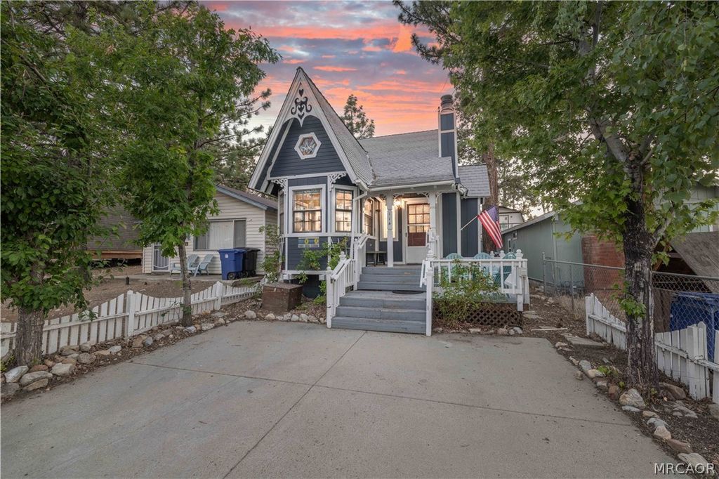 Photo of 114 Cedar Lane, Sugarloaf, CA 92386 (MLS # 32600439)