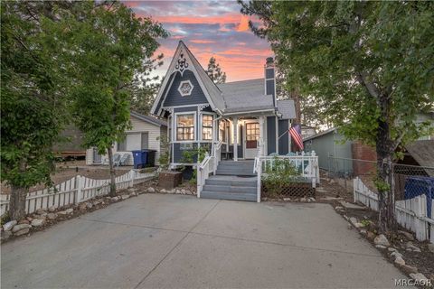 Photo of 114 Cedar Lane, Sugarloaf, CA 92386 (MLS # 32600439)