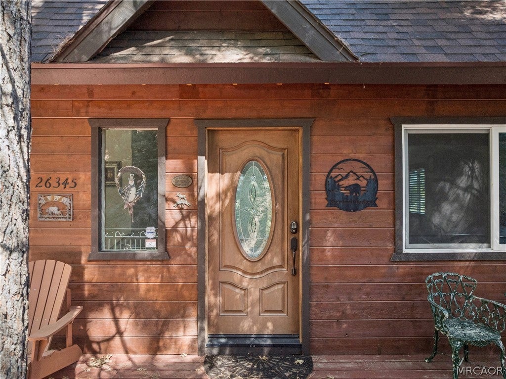 Photo of 26345 Spyglass Drive, Lake Arrowhead, CA 92391 (MLS # 32602438)