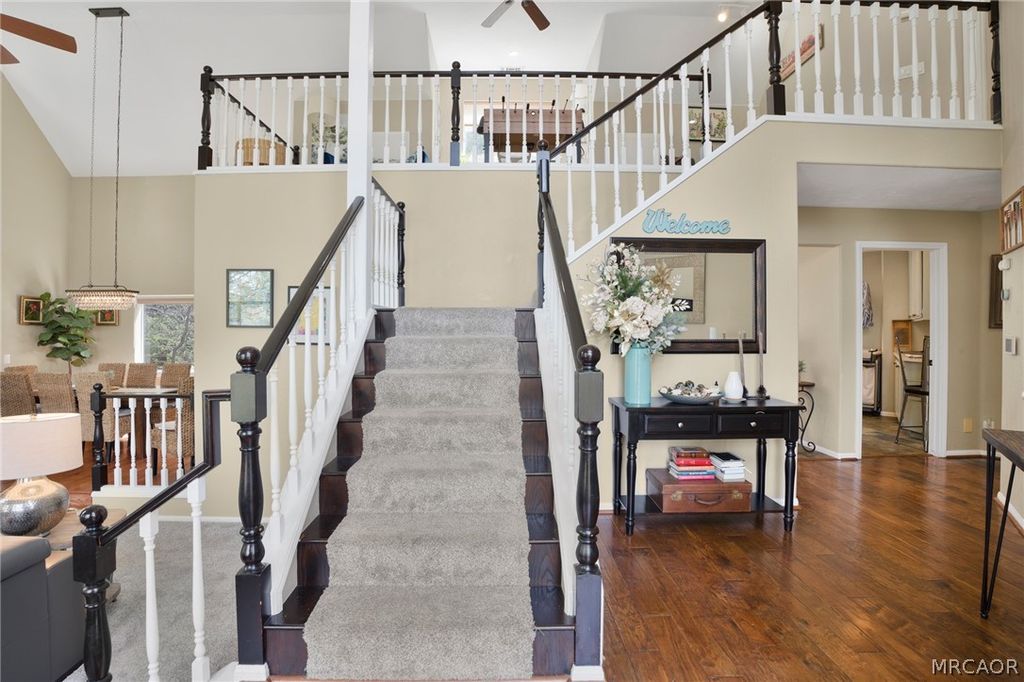 Photo of 163 S Grass Valley Rd, Lake Arrowhead, CA 92352 (MLS # 32600841)