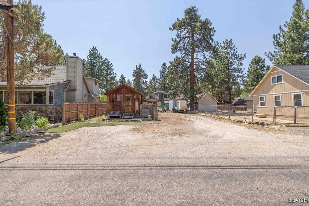 Photo of 614 Sunset Lane, Sugarloaf, CA 92386 (MLS # 32502062)