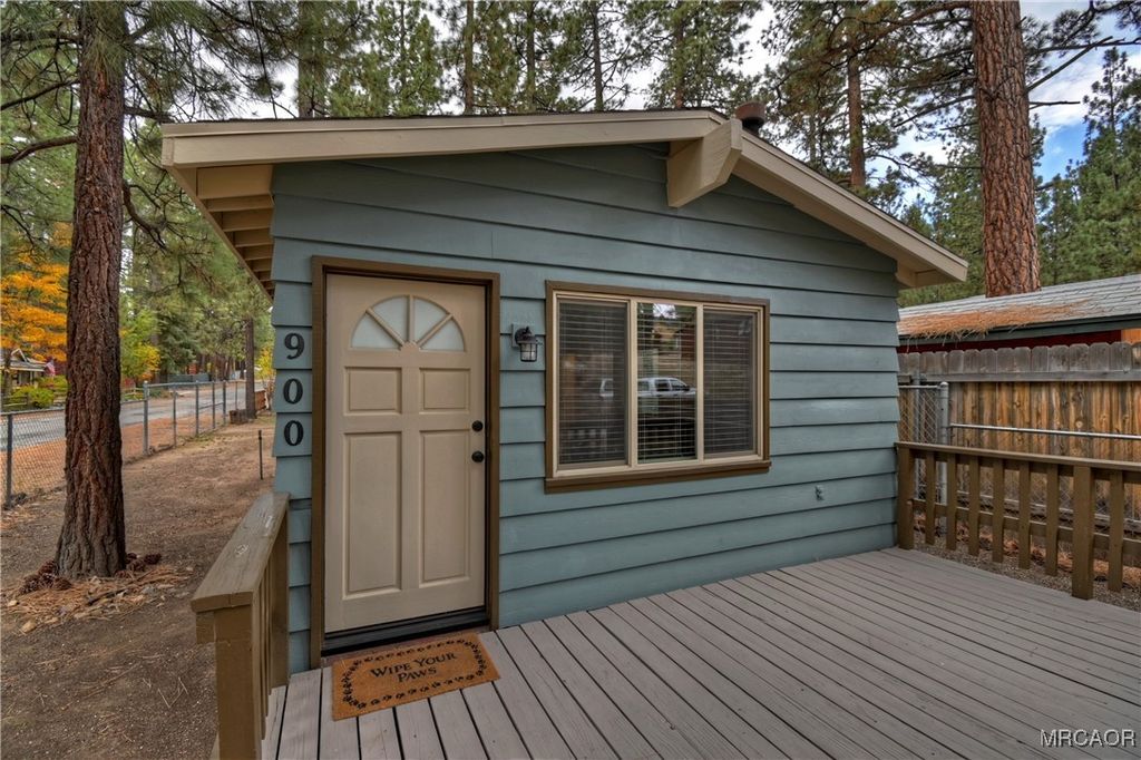 Photo of 900 Robinhood Boulevard, Big Bear City, CA 92314 (MLS # 32502546)
