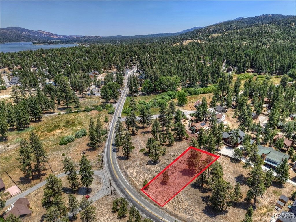 Photo of 39799 Big Bear Blvd, Big Bear Lake, CA 92315 (MLS # 32501782)