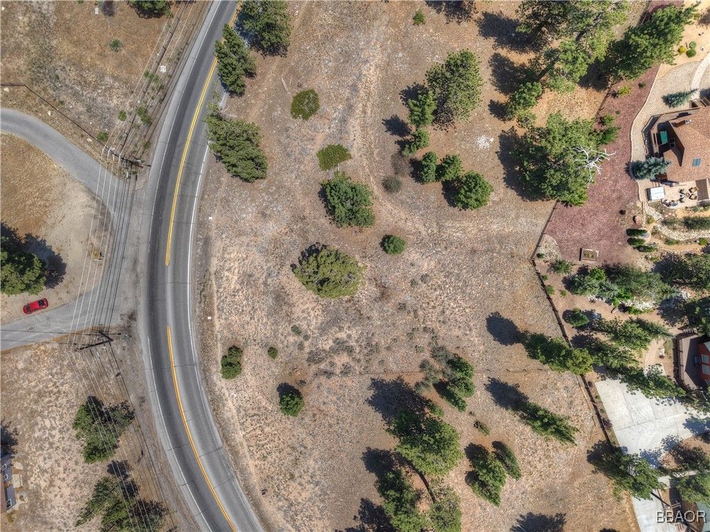 Photo of 39799 Big Bear Blvd, Big Bear Lake, CA 92315 (MLS # 32501782)